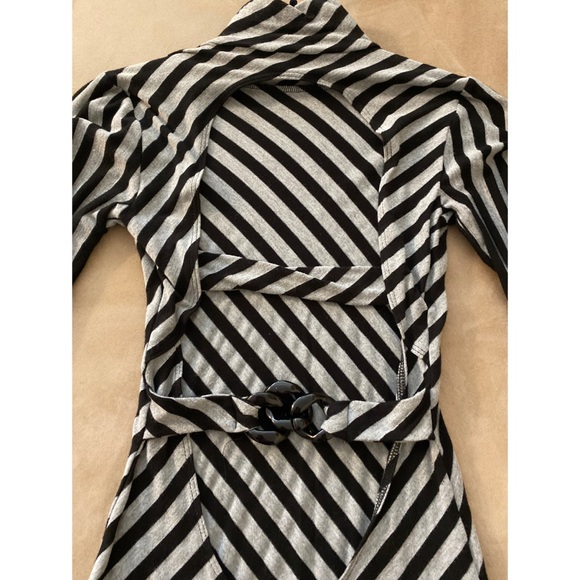 GUESS MINI TURTLE NECK OPEN BACK DRESS Size Small - Picture 6 of 8